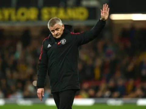 'Tôi sẽ ngạc nhiên nếu hết hôm nay Ole vẫn ở M.U'