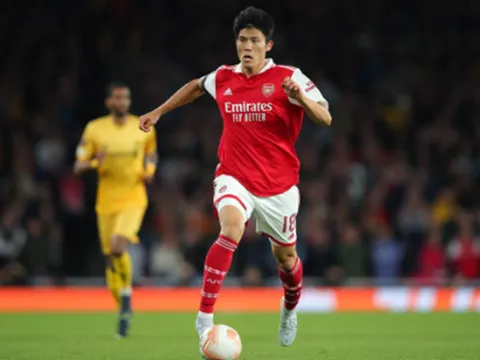 Câu nói đóng đinh thương vụ Tomiyasu - Bayern