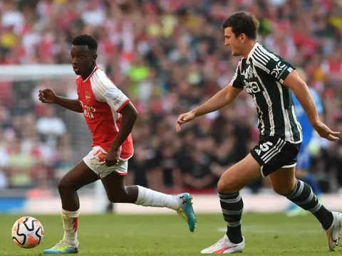 Tony Pulis: "Tôi nghĩ Jonny Evans giỏi hơn Maguire"