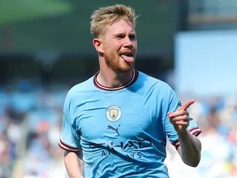 Top 10 tiền vệ đắt giá nhất Premier League: De Bruyne bị soán ngôi