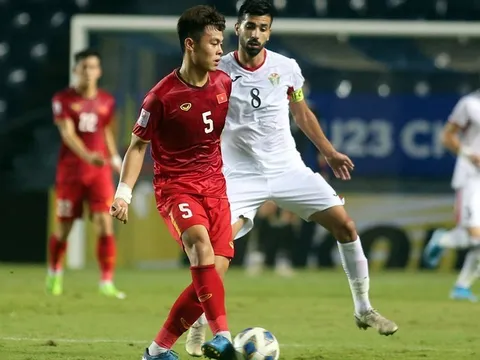 Cựu sao U23 được tiến cử cho ông Troussier; Rõ tình trạng cầu thủ Đà Nẵng phải nhập viện