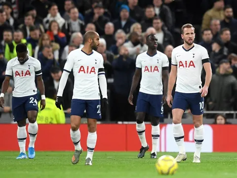 "Trong phần lớn trận đấu, Tottenham có thể chẳng cần tới huấn luyện viên"