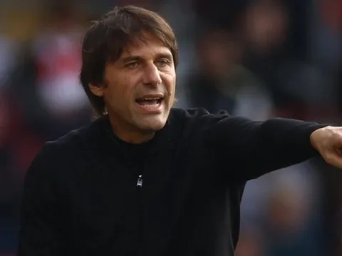 Tottenham định đoạt số phận của Conte