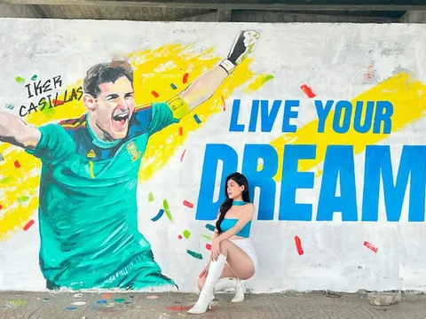 “Trải nghiệm siêu bóng đá” Đại diện Việt Nam đến Newcastle và giao lưu cùng Casillas