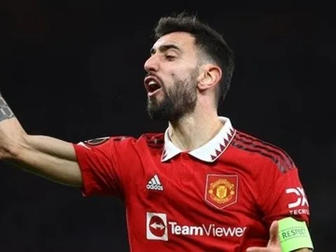 Tranh cãi quanh đề cử cầu thủ hay nhất Premier League