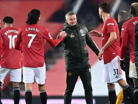 Trevor Sinclair chỉ rõ điểm yếu nơi đội hình Man Utd