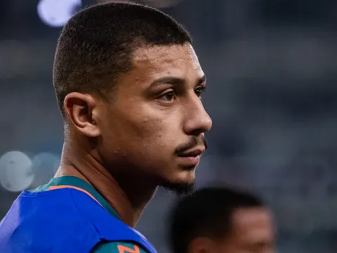 Arsenal, Barca tăm tia "cánh chim lạ" tại Brazil