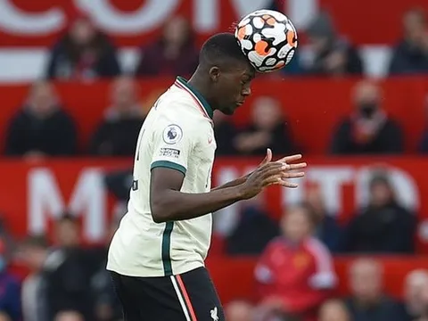 Trình diễn tại thành Manchester, tân binh Liverpool là 1 người khổng lồ?