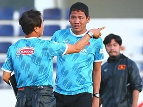 Trợ lý Hàn Quốc ráp đội hình thay ông Park