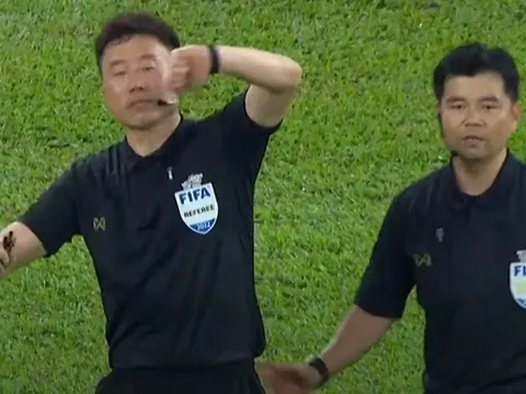 Trọng tài gây tranh cãi ở trận thua của Thái Lan