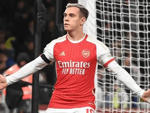 Trossard: Màn trình diễn hoàn hảo