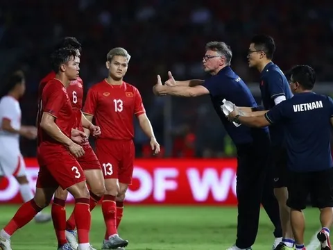 Cái bẫy của HLV Troussier