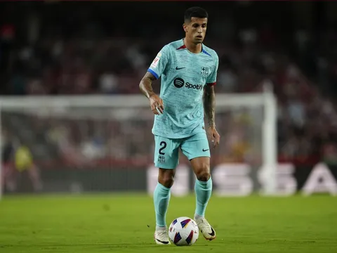 Trụ cột Barca nghỉ thi đấu vì vấn đề tim mạch