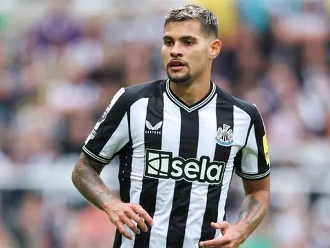 Trụ cột Newcastle tiết lộ thần tượng của bản thân