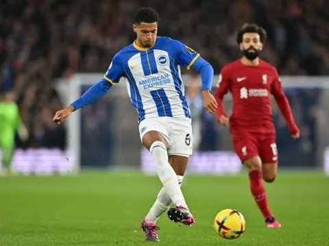 'Liverpool không thể thoát ra khỏi phần sân của họ vào lúc này'