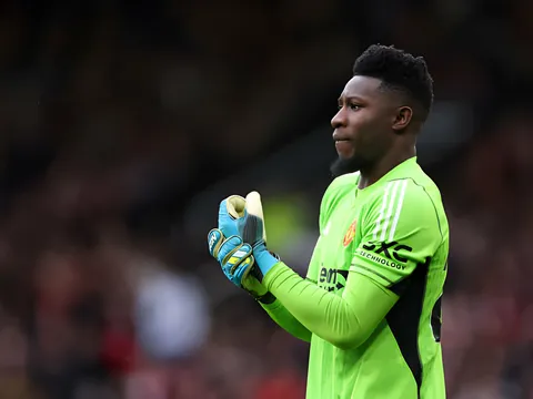 Hạ Nottingham, Onana ra tuyên bố về trận derby Manchester