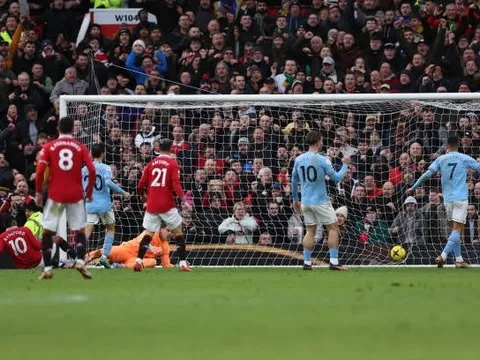 TRỰC TIẾP Man United 2-1 Man City (KT): Ngược dòng!