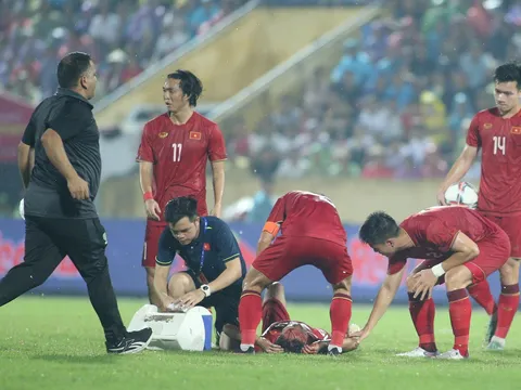 Hai tuyển thủ Việt Nam nhập viện cấp cứu ở giao hữu Palestine
