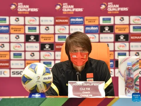 Trung Quốc chia tay HLV trước trận gặp Việt Nam, chơi chiêu để không trả tiền bồi thường
