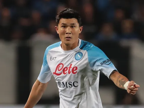 'Trung vệ hay nhất thế giới' khiến châu Âu trầm trồ