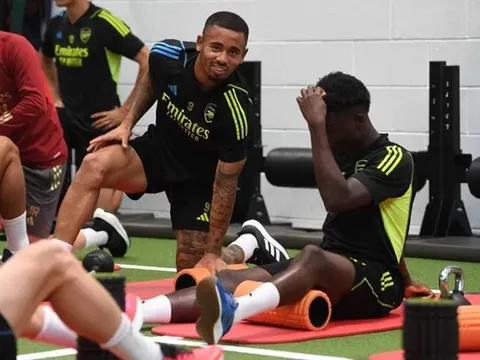 Trước trận derby London, dàn sao Arsenal rôm rả trong phòng gym