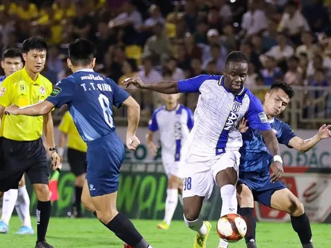 Trưởng ban trọng tài: Bàn mở tỷ số trận SLNA - TP.HCM không hợp lệ