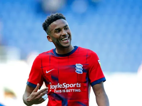 Rangers định cuỗm "gã hộ pháp" của Arsenal với giá chỉ 2 triệu bảng