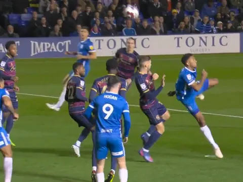 Hậu vệ Arsenal ghi bàn ảo diệu; Hannibal gây ấn tượng mạnh