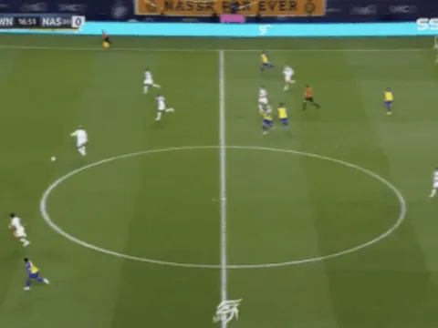 Truyền thông trầm trồ trước pha xử lý của Ronaldo