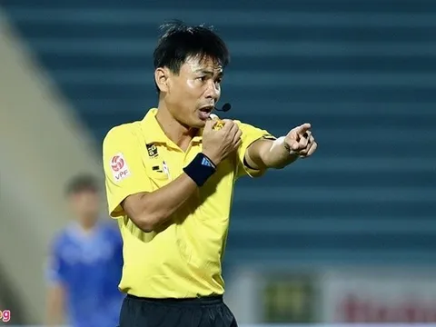 Trọng tài bẻ còi, thổi phạt đền tranh cãi ở trận Nam Định – Khánh Hòa