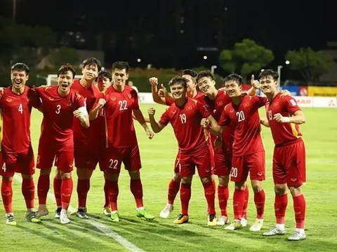 Khán giả ngã ngửa vì không thể xem ĐT Việt Nam; Iraq chính thức loại cựu sao Man Utd