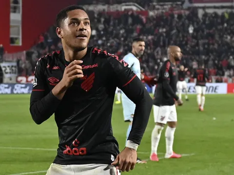 Từ chối Premier League, 'thần đồng' Brazil sẵn sàng nhận lương thấp để đến Barca