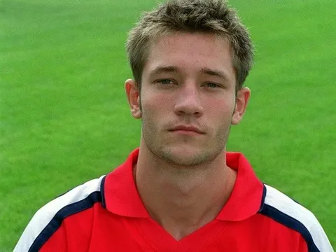 Từ học viện Arsenal đến sàn catwalk chuyên nghiệp