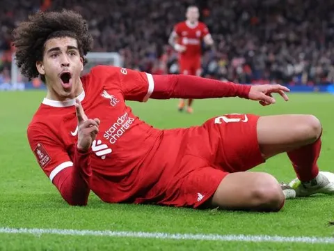 Tuần trăng mật cho dàn sao trẻ của Liverpool