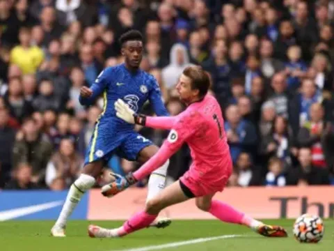 Tuchel chỉ bài riêng, Hudson-Odoi bày tỏ cảm xúc