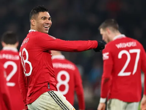 Từng bị Xavi chê bai, Casemiro đáp trả đanh thép