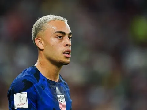 Tương lai vô định của thần đồng bóng đá Mỹ