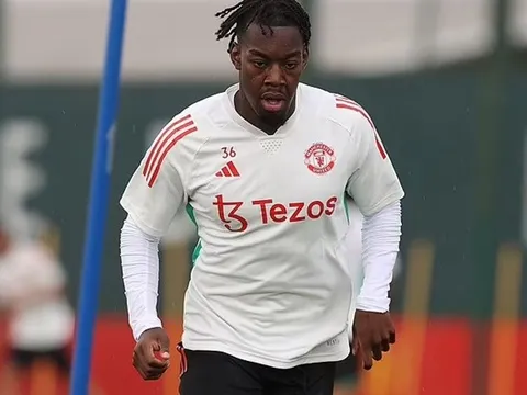 Tương lai mờ mịt, Anthony Elanga vẫn từ chối CLB Premier League