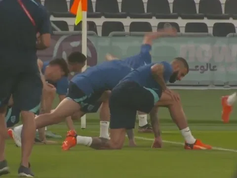 Tuyển Anh tập luyện tại Qatar: Trò cưng Southgate tái xuất