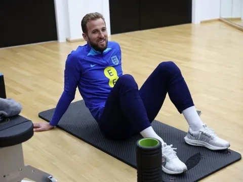 Tuyển Anh tưng bừng trở lại tập luyện sau chiến thắng trước Italia