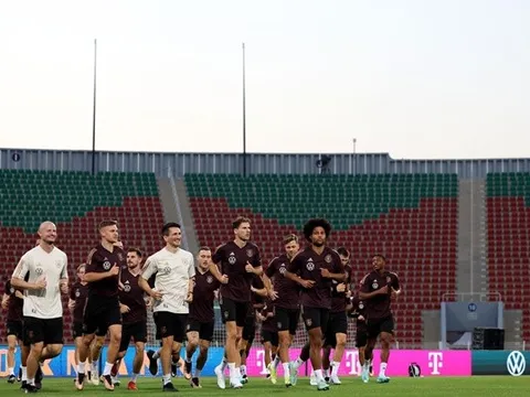 Tuyển Đức bước ra sân tập tại Oman: 5 cái tên ra rìa