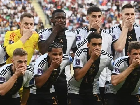 Tuyển Đức thách thức FIFA