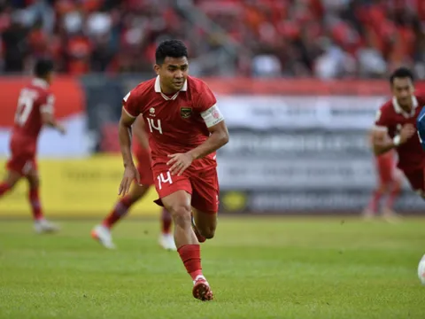 Tuyển Indonesia 'sống' nhờ hai hậu vệ biên