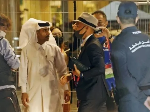 Tuyển Nhật Bản được cảnh sát hộ tống khi đến Qatar