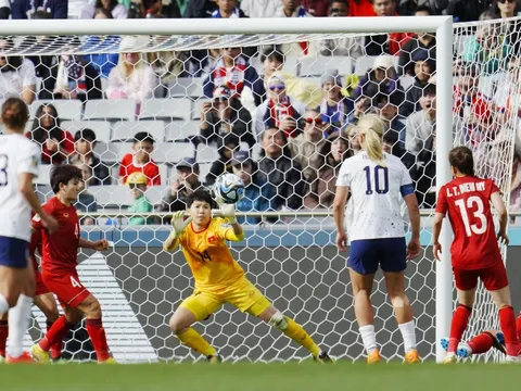 Tuyển nữ Việt Nam gây bất ngờ trước ĐKVĐ Mỹ: Những trái tim hát