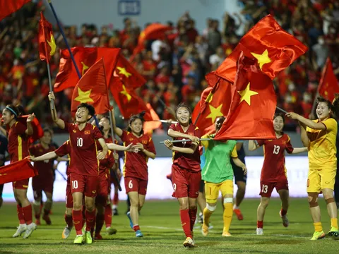 Tuyển nữ Việt Nam tiên phong đi World Cup, chờ 'cú hích' bóng đá nam