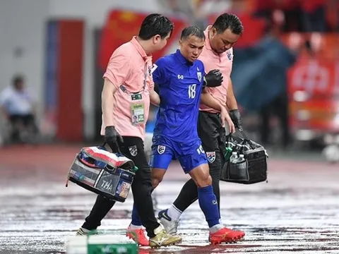 Tuyển Thái Lan đón tin dữ