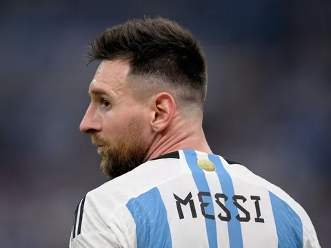 Tuyển thủ Argentina: 'Chúng tôi sẽ thuyết phục Messi đổi quyết định'