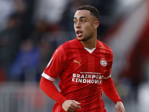 Tuyển thủ Mỹ không có ý định quay về Barca