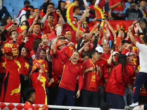 Tuyển Việt Nam: Bao giờ đấu được với Argentina và Messi như Indonesia?